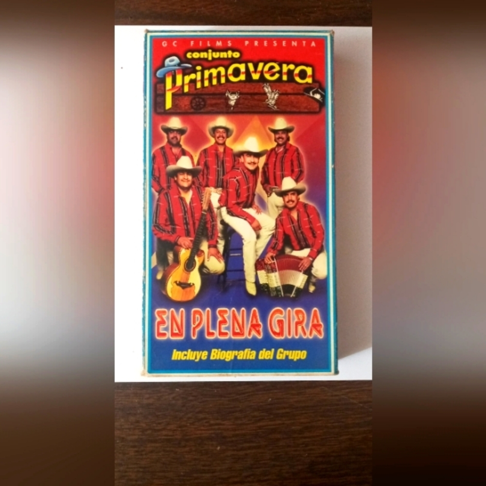 - En Plena Gira (Red) vhs